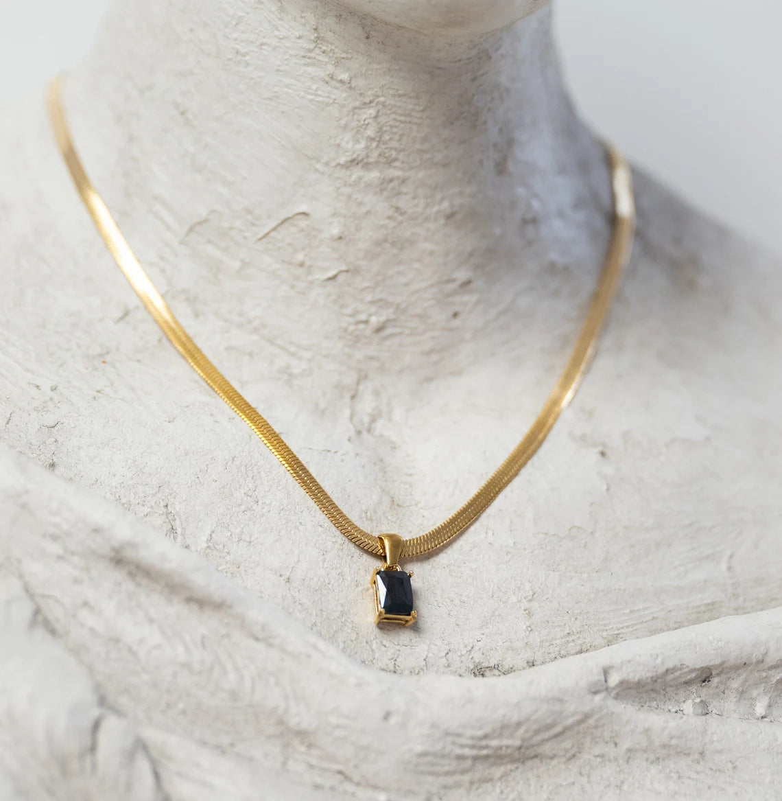 90&#39;s Geometric Pendant Necklace